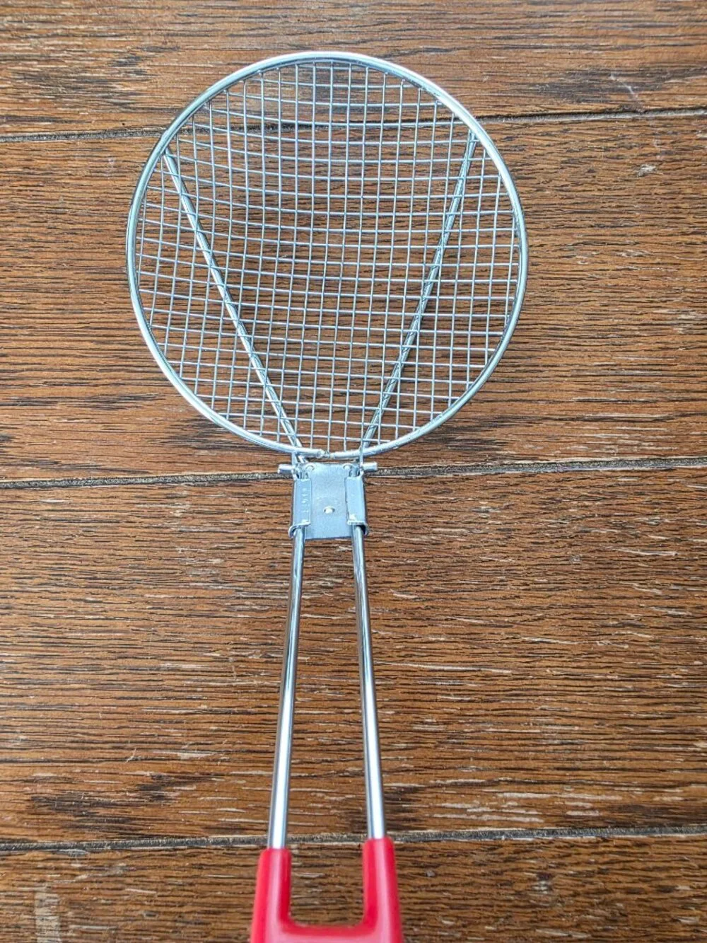 Wire Mesh Strainer with Red Handle – Kitchen Skimmer